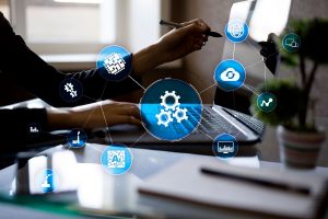 Prozessautomatisierung mit KI: Warum kleine Unternehmen jetzt umdenken sollten